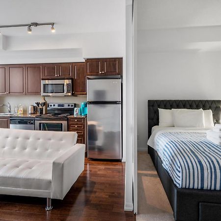 Downtown Toronto 1 Bdrm Condo With Parking And Views 외부 사진