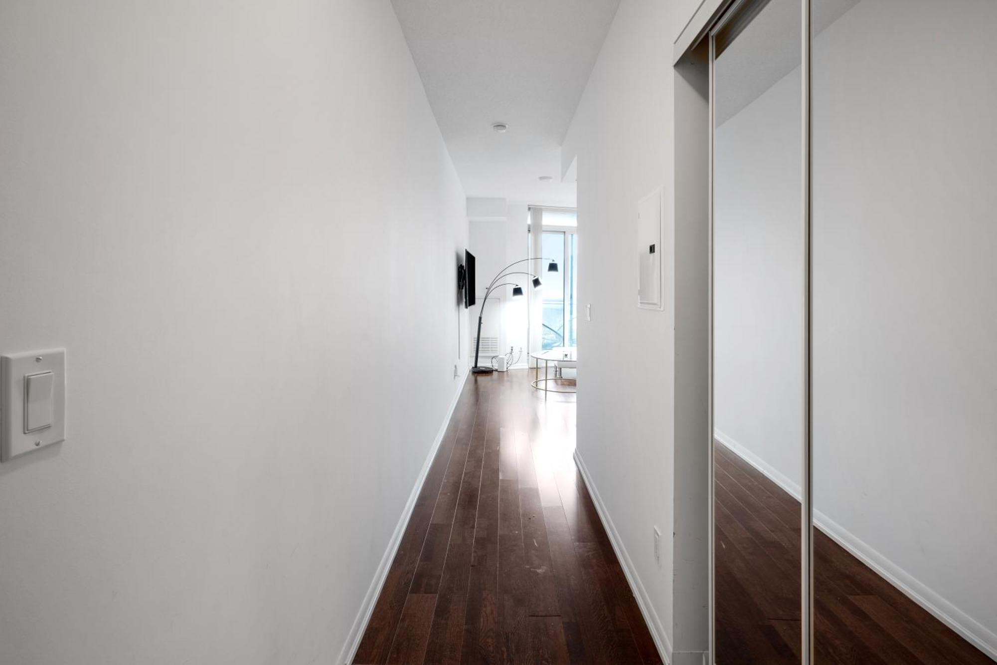 Downtown Toronto 1 Bdrm Condo With Parking And Views 외부 사진